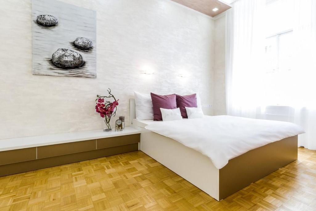 Stylish 5 Minutes Walk From City Center Appartement Praag