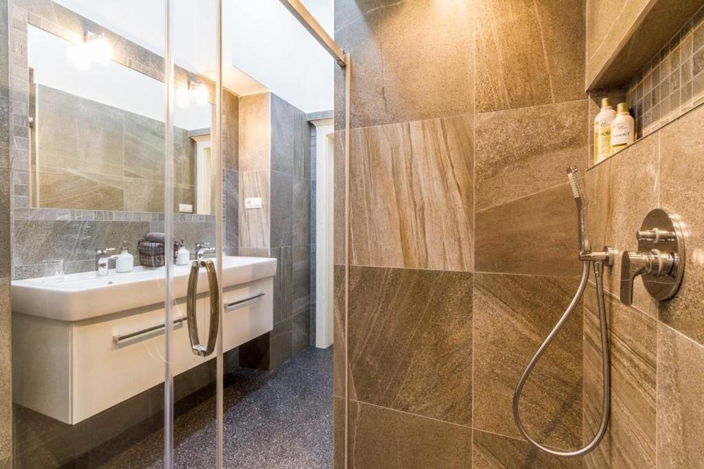 Appartement Stylish 5 Minutes Walk From City Center Praag